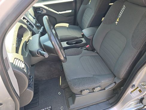 Used 2018 Nissan Frontier PRO-4X AWD/4WD image 19