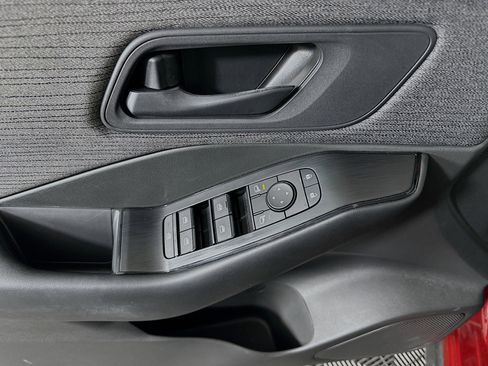 Used 2023 Nissan Rogue S image 15