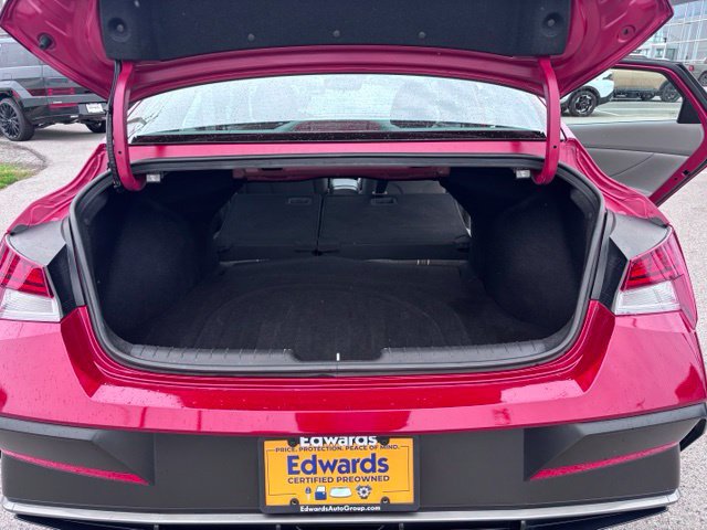 Used 2025 Hyundai Elantra SEL FWD image 46