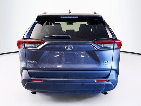 Used 2021 Toyota RAV4 XLE AWD/4WD image 6