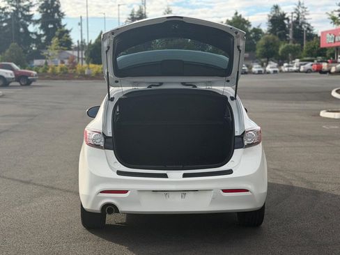 Used 2013 MAZDA MAZDA3 i Grand Touring w/ Tech Pkg FWD image 9