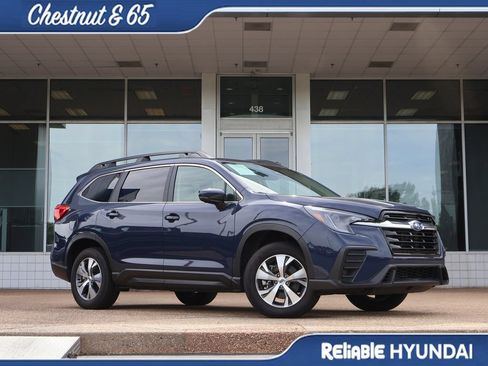 Used 2025 Subaru Ascent Premium AWD/4WD image 2