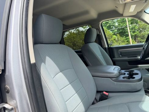Used 2019 RAM 1500 Classic SLT AWD/4WD image 48