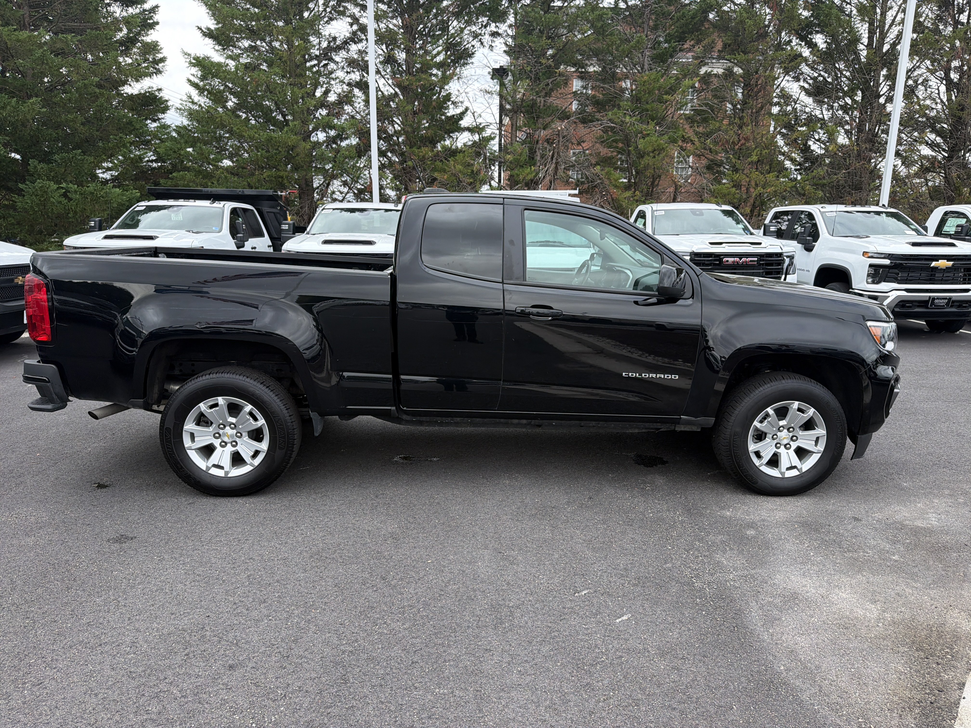 Used 2022 Chevrolet Colorado LT w/ Fleet Safety Package RWD image 11