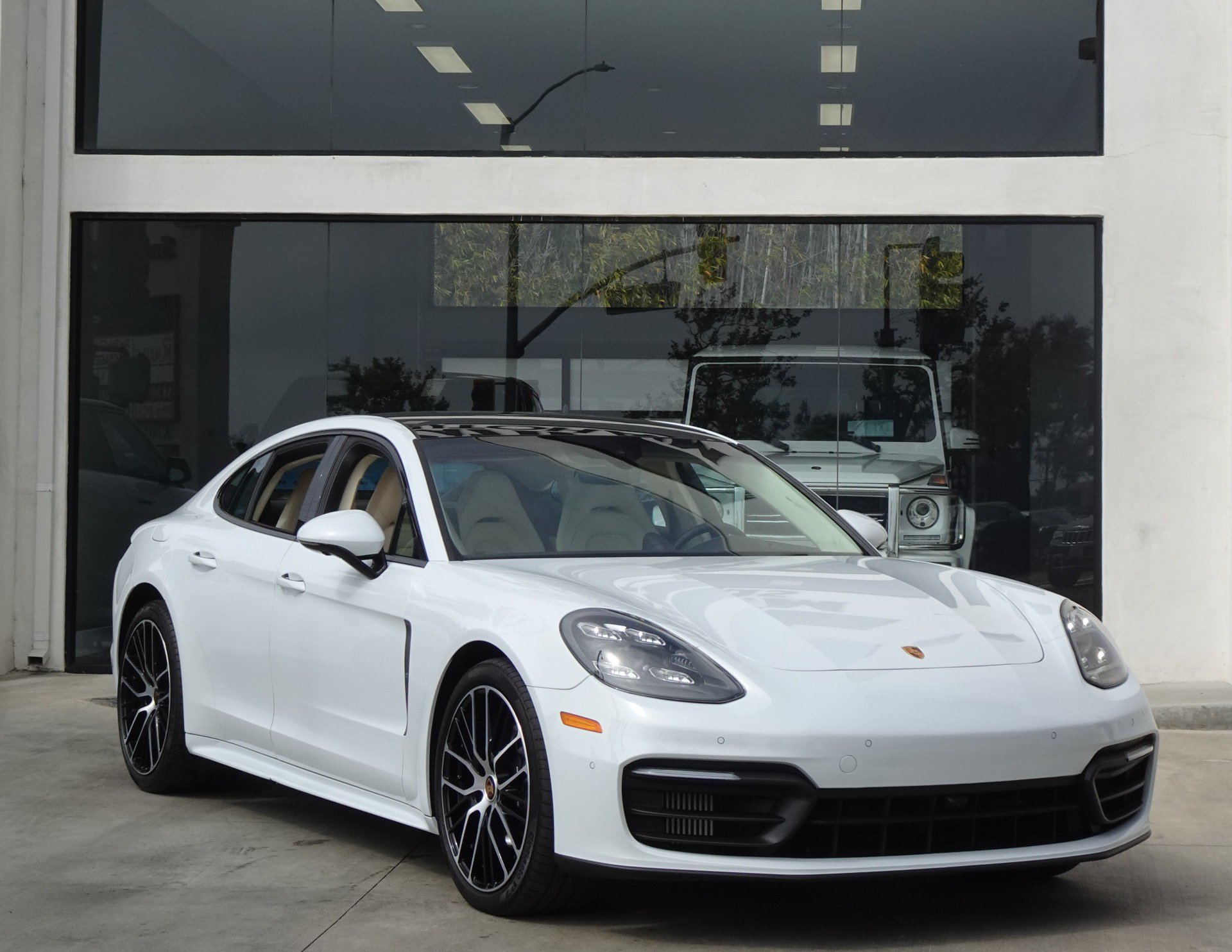Used 2022 Porsche Panamera Platinum Edition RWD image 10