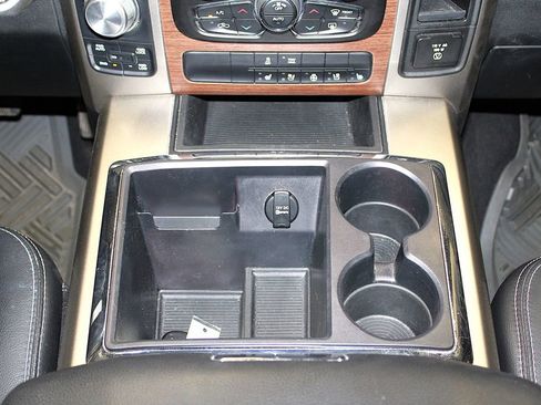 Used 2014 RAM 1500 Laramie w/ Convenience Group AWD/4WD image 23