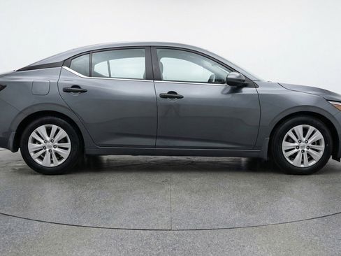 Used 2025 Nissan Sentra S image 11