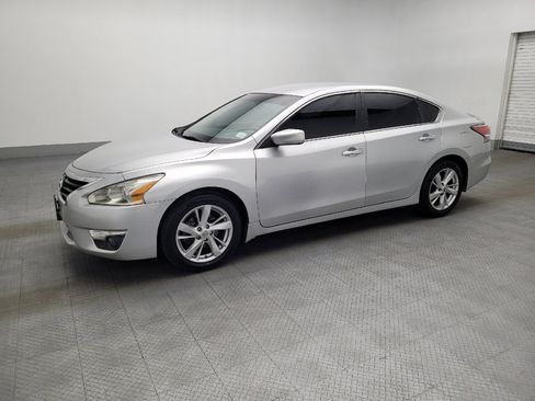 Used 2015 Nissan Altima 2.5 SV FWD image 2