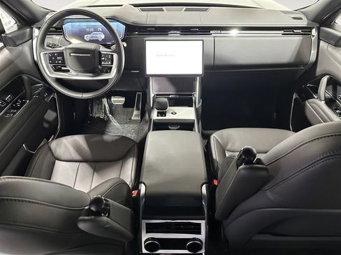 Used 2025 Land Rover Range Rover SE AWD/4WD image 10