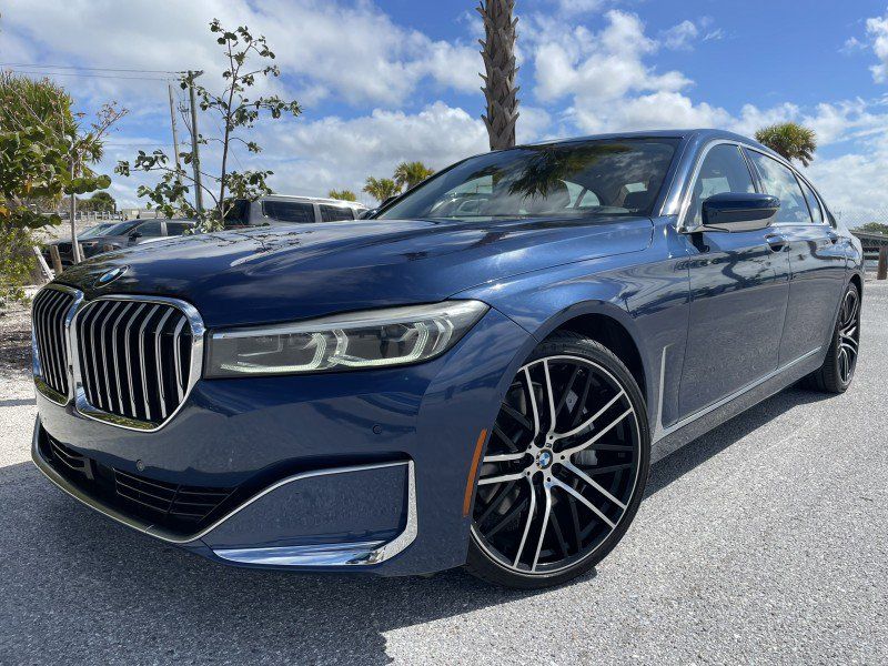 Used 2022 BMW 750i xDrive AWD/4WD image 1