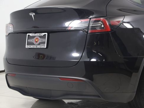 Used 2024 Tesla Model Y Long Range AWD/4WD image 42