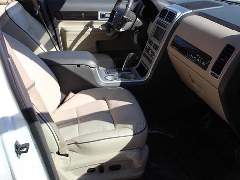 Used 2008 Lincoln MKX AWD image 22