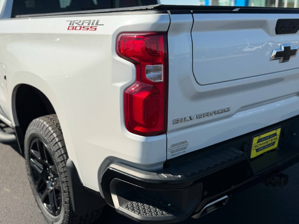 Used 2022 Chevrolet Silverado 1500 LT Trail Boss w/ LT Trail Boss Premium Package AWD/4WD image 10
