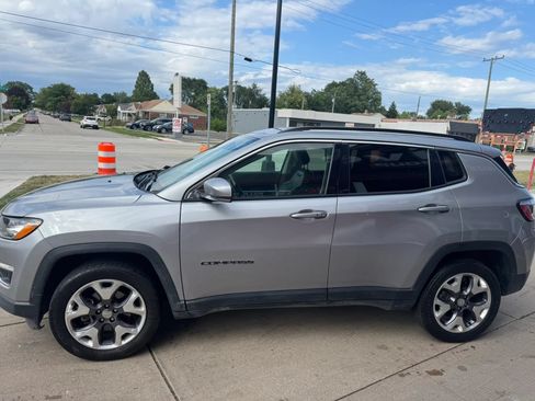 Used 2021 Jeep Compass Limited AWD/4WD image 6