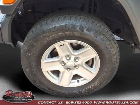 Used 2020 Jeep Gladiator Sport w/ Quick Order Package 24S AWD/4WD image 10