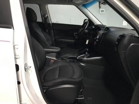 Used 2017 Kia Soul + w/ Designer's Package FWD image 13