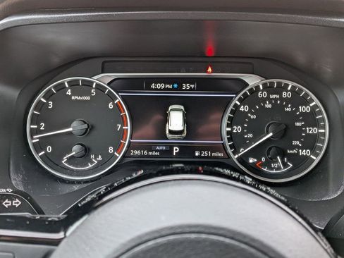 Used 2023 Nissan Rogue SV image 12