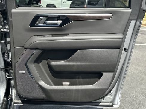 New 2026 Chevrolet Suburban Premier w/ Sun And Tow Package AWD/4WD image 40