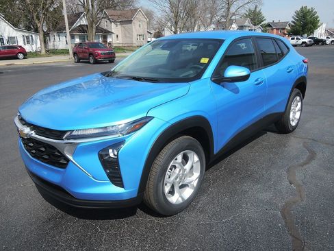 New 2026 Chevrolet Trax LS image 3