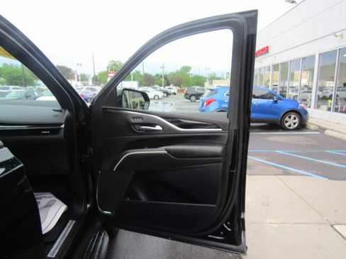 Used 2021 Cadillac Escalade Sport w/ Heavy-Duty Trailer Package AWD/4WD image 10