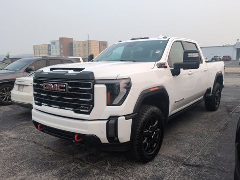 Used 2024 GMC Sierra 2500 AT4 w/ Technology Package AWD/4WD image 1
