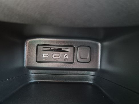 Used 2023 Chevrolet Equinox RS w/ RS Leather Package FWD image 20