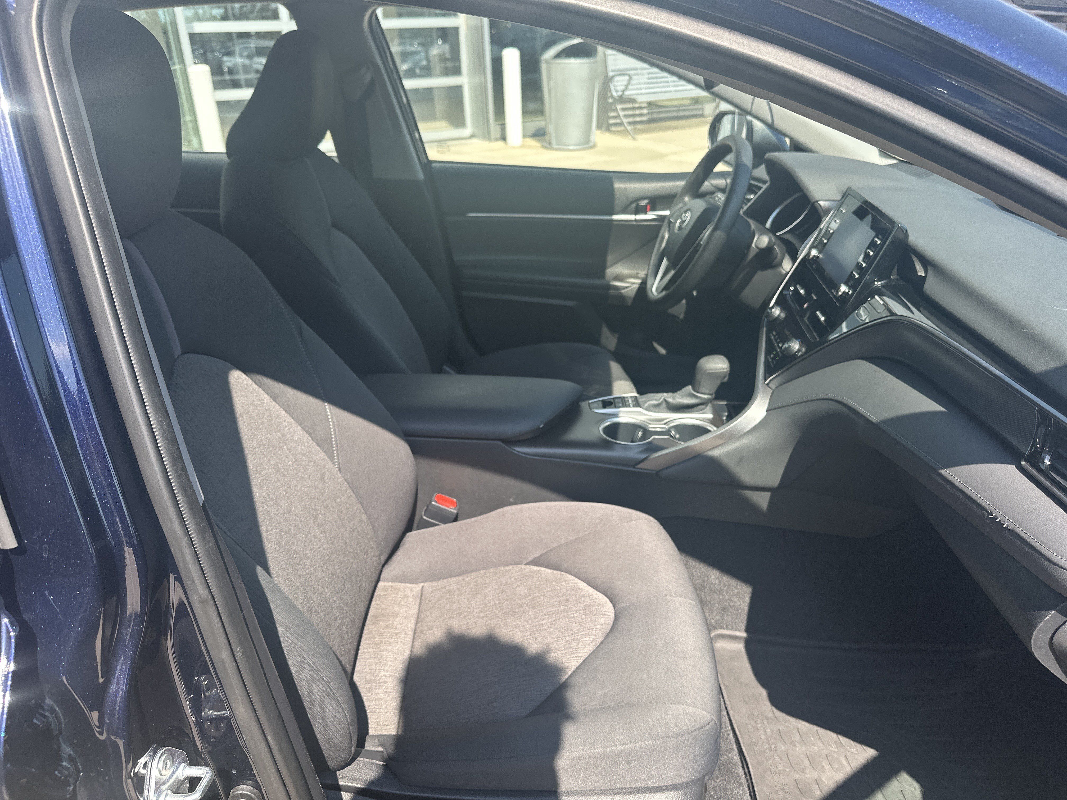 Used 2022 Toyota Camry LE FWD image 27