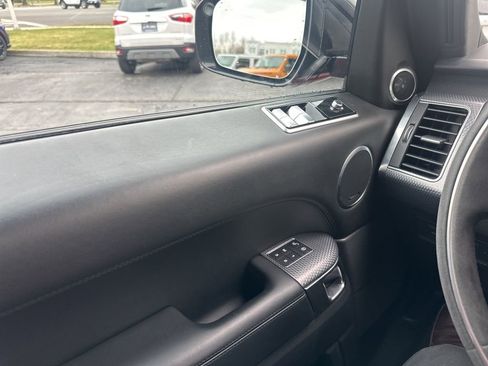 Used 2020 Land Rover Range Rover Sport HST image 19