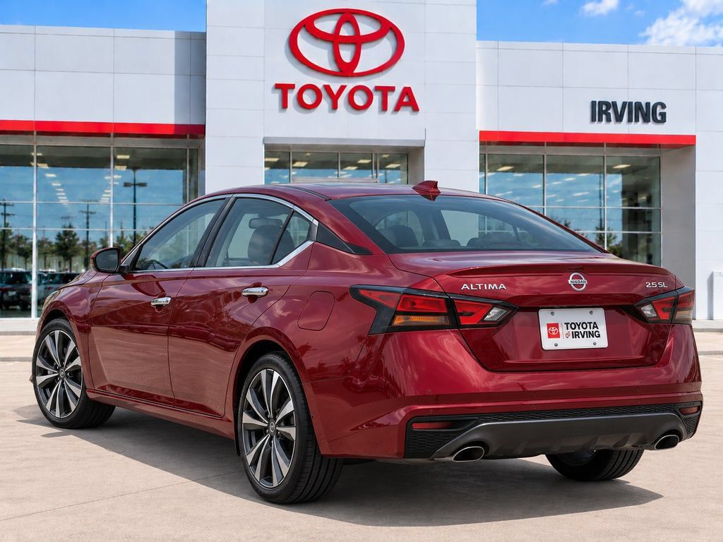 Used 2023 Nissan Altima 2.5 SL FWD image 2