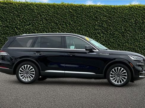 Used 2024 Lincoln Aviator Reserve RWD image 3