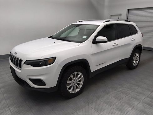 Used 2019 Jeep Cherokee Latitude w/ Popular Appearance Group AWD/4WD image 2