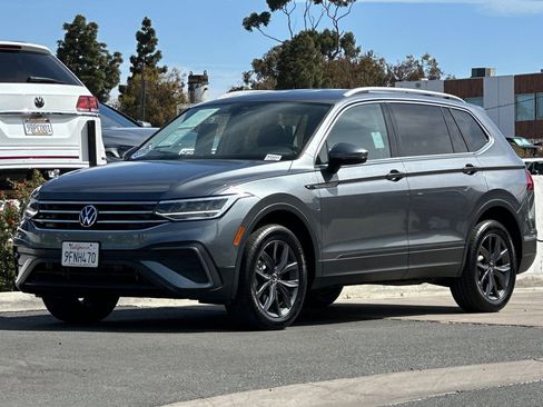 Used 2023 Volkswagen Tiguan SE FWD image 8