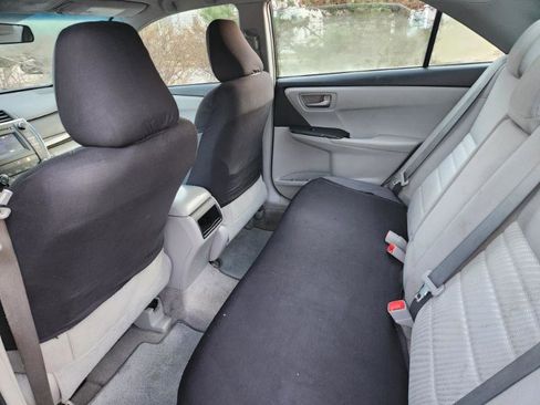 Used 2015 Toyota Camry LE image 30