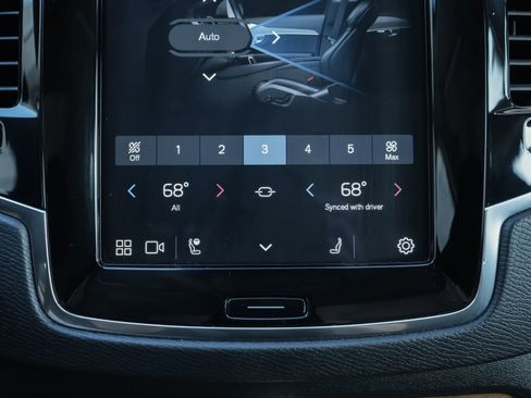 Used 2023 Volvo XC90 T8 Plus w/ Protection Package image 16