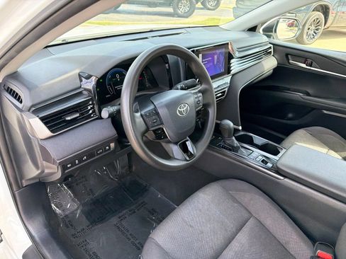 Used 2025 Toyota Camry LE FWD image 10