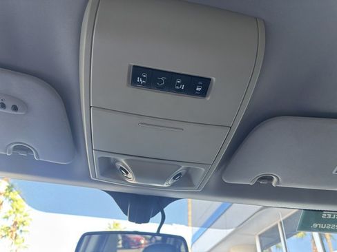 Used 2012 Chrysler Town & Country Touring-L w/ Entertainment Group #2 FWD image 17