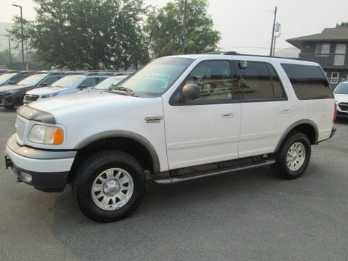 Used 2000 Ford Expedition XLT AWD/4WD image 3