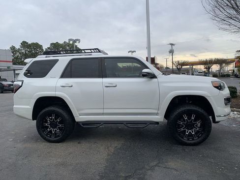 Used 2016 Toyota 4Runner Limited image 9