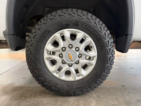 Used 2024 Chevrolet Silverado 2500 LTZ AWD/4WD image 10