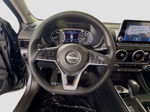 Used 2025 Nissan Sentra SV FWD image 13
