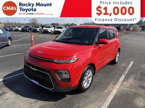 Used 2022 Kia Soul LX w/ Technology Package image 3