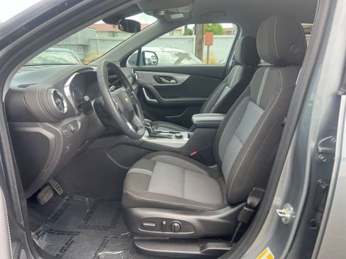 Used 2025 Chevrolet Blazer LT FWD image 37