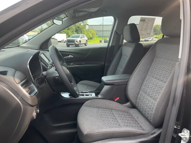 Used 2023 Chevrolet Equinox LT FWD image 2
