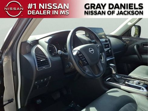 Used 2023 Nissan Armada Platinum w/ Captain's Chairs Package RWD image 11