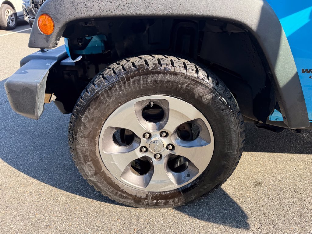 Used 2017 Jeep Wrangler Unlimited Sport w/ Connectivity Group AWD/4WD image 9