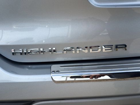 Used 2024 Toyota Highlander Platinum image 55