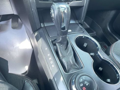 Used 2018 Ford Explorer XLT w/ Equipment Group 202A AWD/4WD image 16