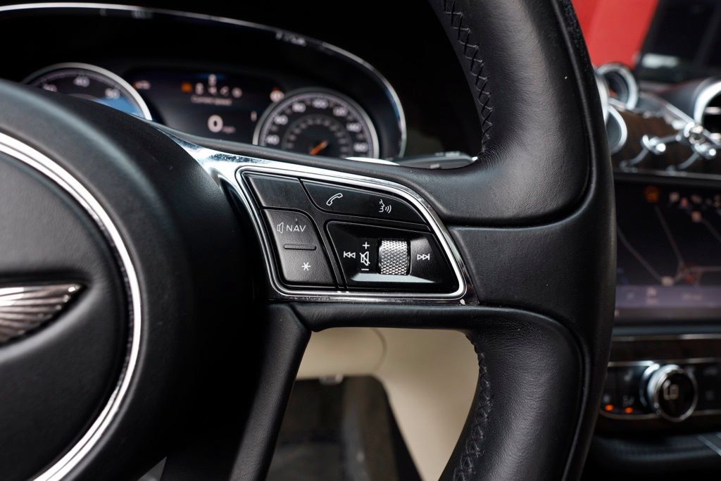 Used 2019 Bentley Bentayga AWD/4WD image 23