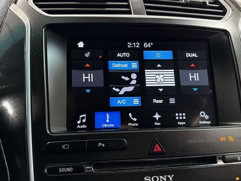 Used 2017 Ford Explorer Limited image 21