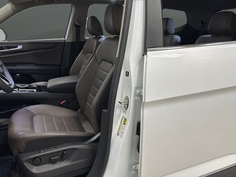 Used 2024 Volkswagen Atlas SEL AWD/4WD image 9